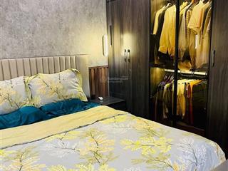 Nhà đẹp tt cầu giấy  tặng nội thất nhà vuông  gần phố  7.2 tỷ