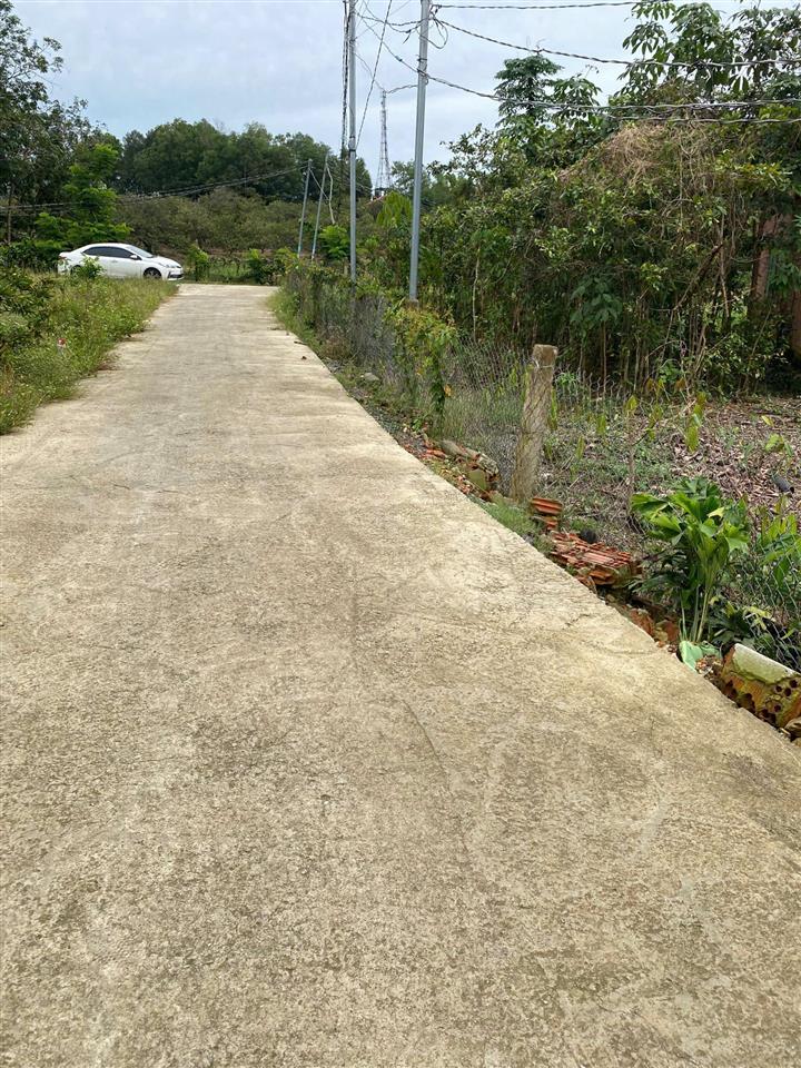 Bán đất thổ cư mặt tiền ngang 6.5m, vuông vức, trung tâm xã suối cao, nhiều tiện ích, hơn 400tr