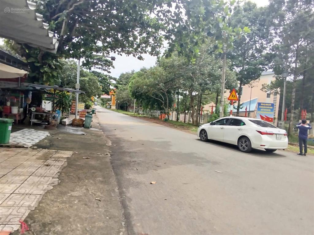 Bán đất thổ cư mặt tiền ngang 6.5m, vuông vức, trung tâm xã suối cao, nhiều tiện ích, hơn 400tr