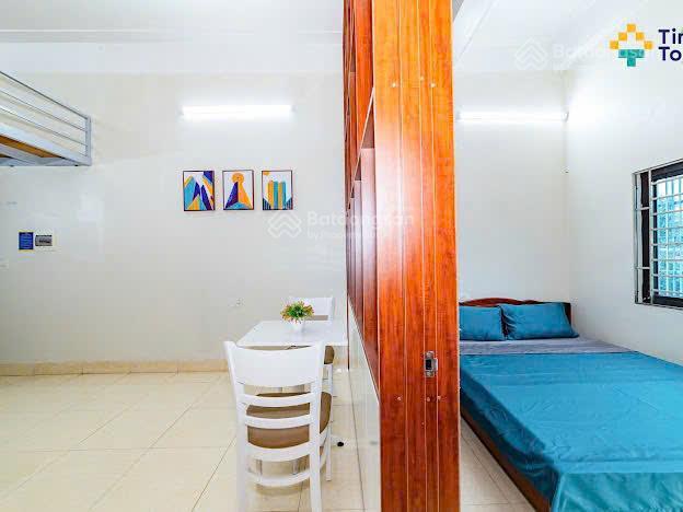 Tingtong 143  gác xép ban công rộng thoáng  ngay ngã tư vạn phúc ở được ngay, thang bộ vskk