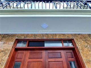 Bán nhà phạm văn đồng  thang máy cách ô tô tránh 20m  5 tầng 7 phòng tối ưu làm ccmn