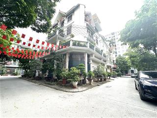 Bán bt 150m2, 40 tỷ tại trần bình, dịch vọng hậu, cầu giấy, hà nội, lô góc vỉa hè ô tô tránh