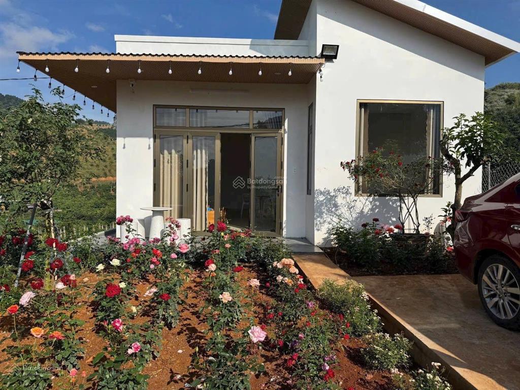 Bán căn nhà nghỉ dưỡng xinh xắn 990m2/800 triệu, view đẹp nhất nhì bảo lộc, đường đi thuận tiện