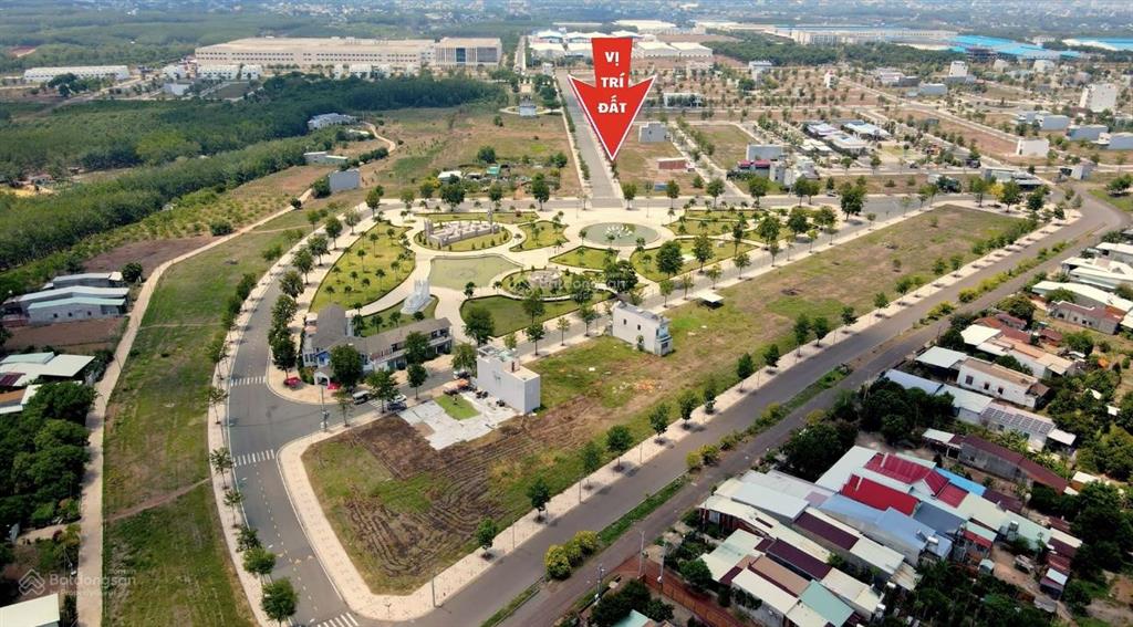 Mặt tiền shophouse thương mại  ngay cổng chính khu công nghiệp, cho thuê 17  22 triệu/ tháng