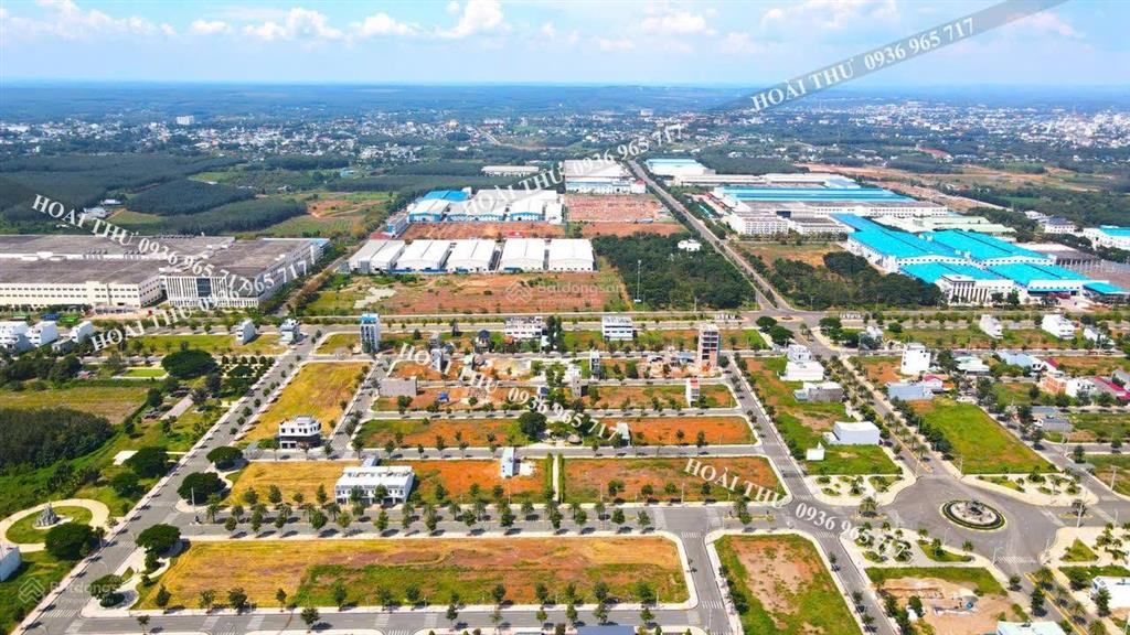 Mặt tiền shophouse thương mại  ngay cổng chính khu công nghiệp, cho thuê 17  22 triệu/ tháng