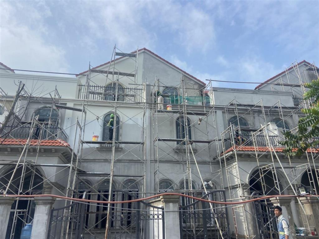 Bán căn nhà phố cắt lỗ 1,2 tỷ.8x19.5 thanh toán 4,9ty, chờ nhận nhà giá đầu tư, đăng là có giá tốt