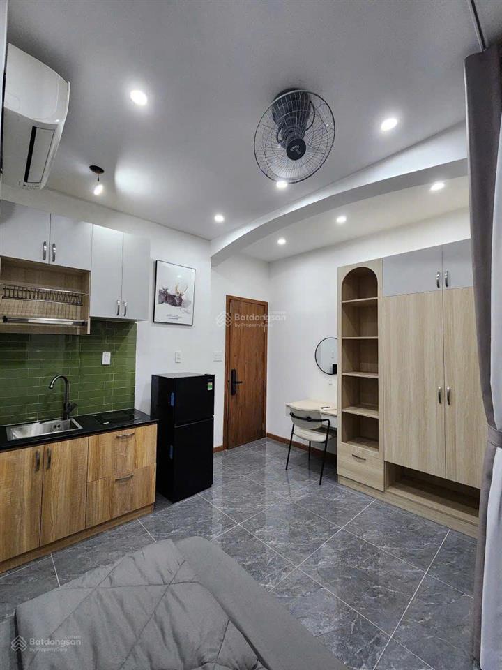 Bán nhà 3 tầng dt 5x18m, đang cho thuê 50tr/tháng  mặt tiền kinh doanh ngay nguyễn thái sơn