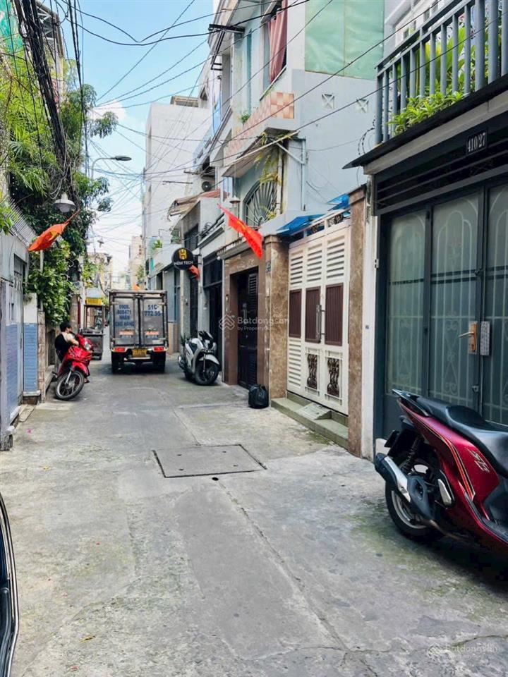 Hxh cmt8 quận 3  5 tầng btct thang máy sẵn  chỉ hơn 8đ