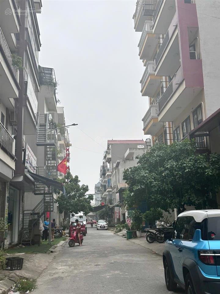 Bán đất tại lai xá, 10 tỷ nhỉnh, 60m2, mặt tiền 5m, hướng đông, pháp lý đầy đủ