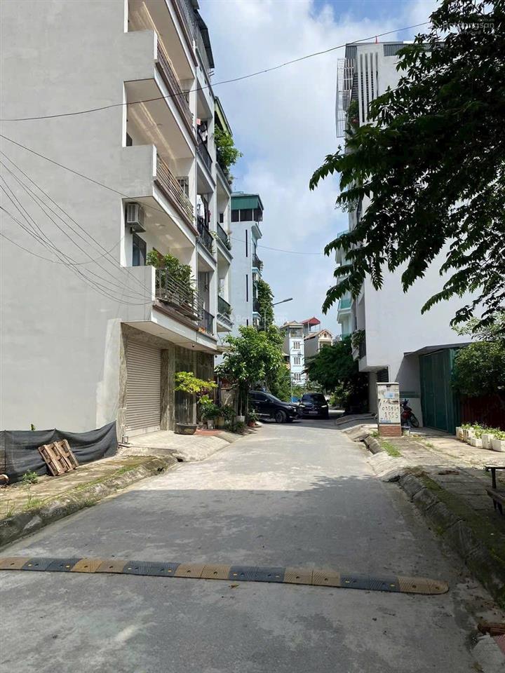 Bán đất tại lai xá, 10 tỷ nhỉnh, 60m2, mặt tiền 5m, hướng đông, pháp lý đầy đủ