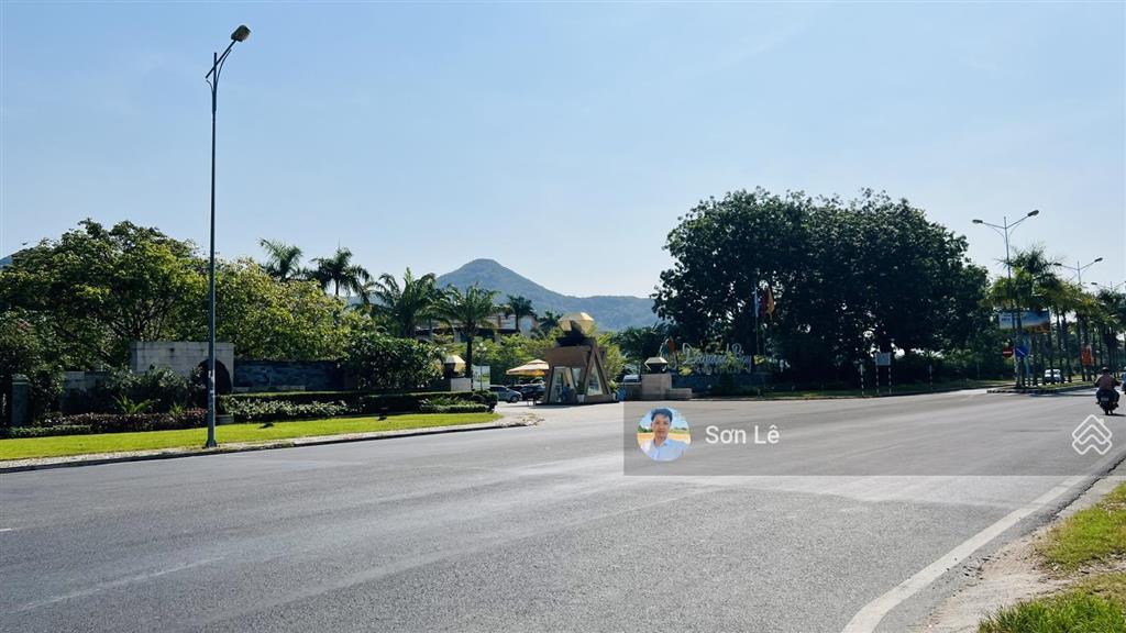 Bán đất 200m2 rộng 10m, khu vườn dừa sông lô, mặt tiền đường nguyễn tất thành, đối diện sân golf