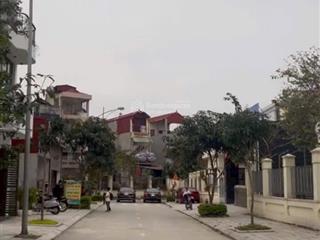 Bán đất dịch vụ trôi khu 5,5 ha đối diện trường tiểu học vạn xuân