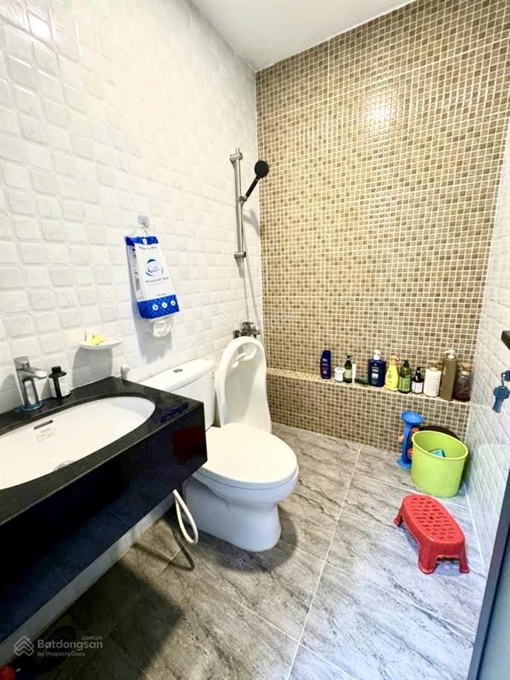 Nhà 3 tầng mới tinh xe hơi ngủ trong nhà tặng nội thất xịn sò 95m2 đường thông 10m