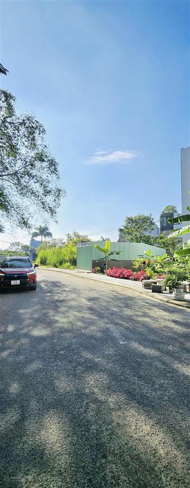 Chủ ngộp bank cần bán gấp lô đất đường thông 10m giá đầu tư xây cao tầng sổ vuông đẹp