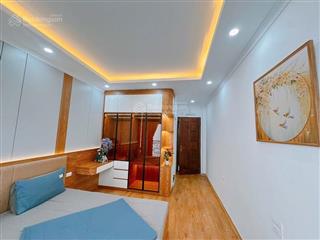 Bán nhà riêng đẹp tại ngũ hiệp, nhà dân xây. 4,75 tỷ, 35m2, 4pn, 4wc, tiện nghi đầy đủ