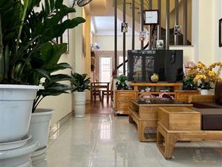 Bán nhà riêng tại đường ngũ hiệp, 5,7 tỷ, 42 m2, nhà 4 tầng, 4pn, 3wc. nhà dân xây, đẹp, chắn chắn