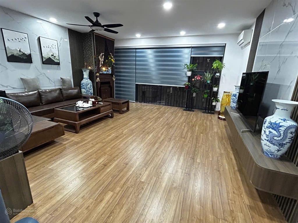 Hot. hot chính chủ bán căn hộ chung cư 3pn dt 135m2 cc iris garden số 30 trần hữu dực mỹ đình  hn