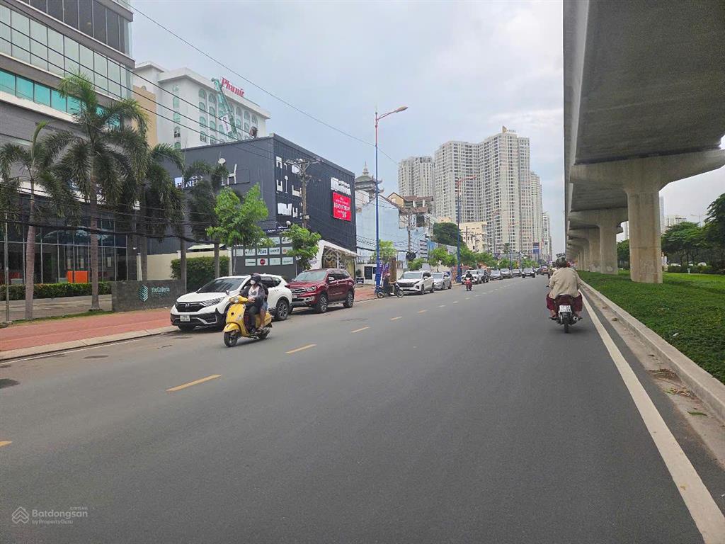 Chính chủ nhờ bán lô đất mặt tiền xa lộ hà nội sầm uất, thảo điền