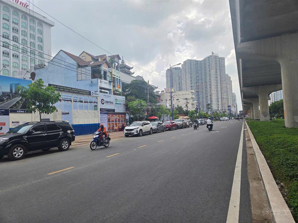 Chính chủ nhờ bán lô đất mặt tiền xa lộ hà nội sầm uất, thảo điền