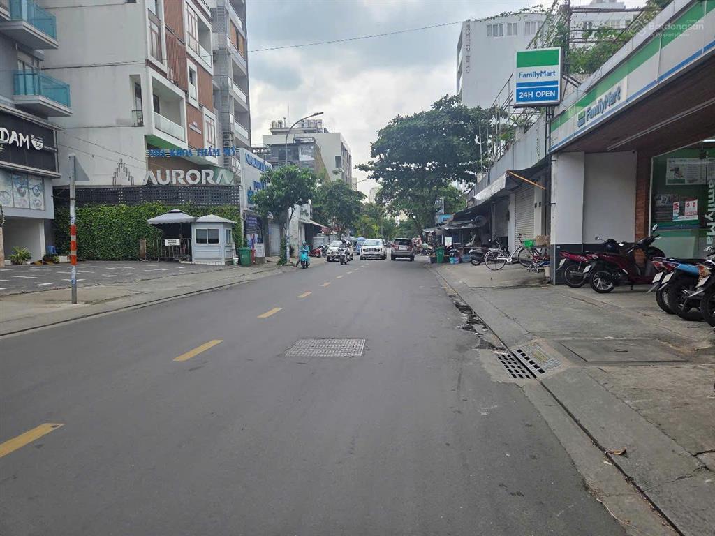 Chính chủ nhờ bán căn nhà mặt tiền quốc hương thảo điền.