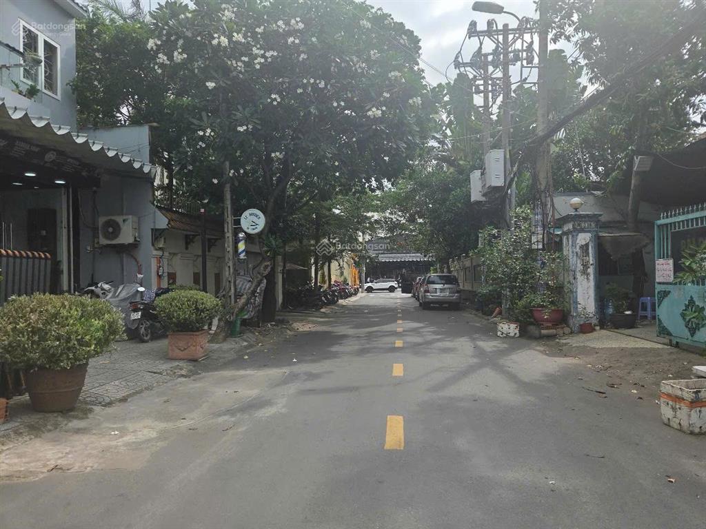 Chính chủ nhờ bán căn nhà mặt tiền quốc hương thảo điền.