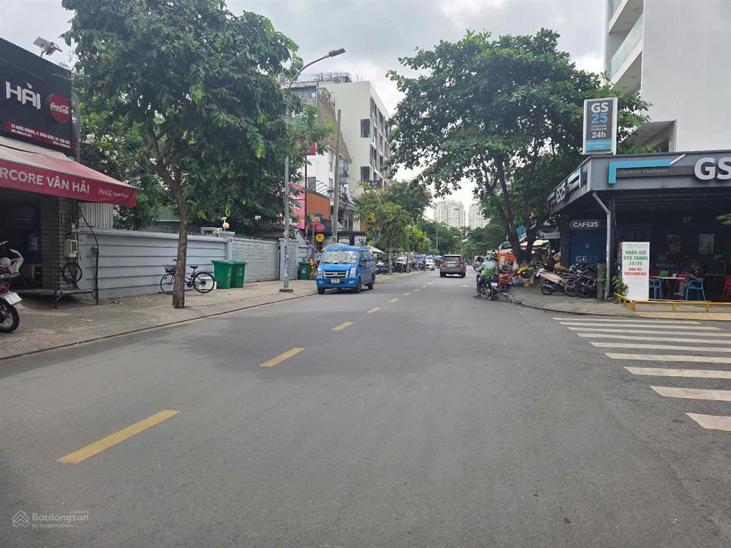 Chính chủ nhờ bán căn nhà mặt tiền quốc hương thảo điền.