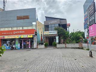 Cho thuê mặt bằng kinh doanh góc 2 mặt tiền trần não