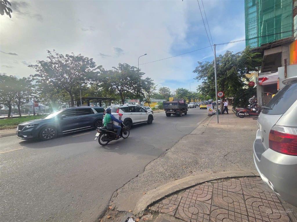 Bán lô đất ngay công viên thảo điền wie lanmark 81