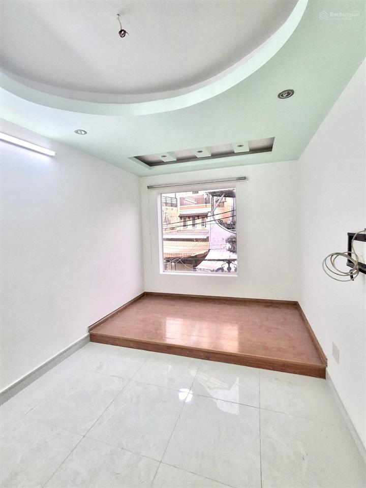 Nhà 5 tầng btct, hẻm 5m thẳng  7pn gần chợ hòa hưng giá chỉ 7.8 tỷ còn tl!