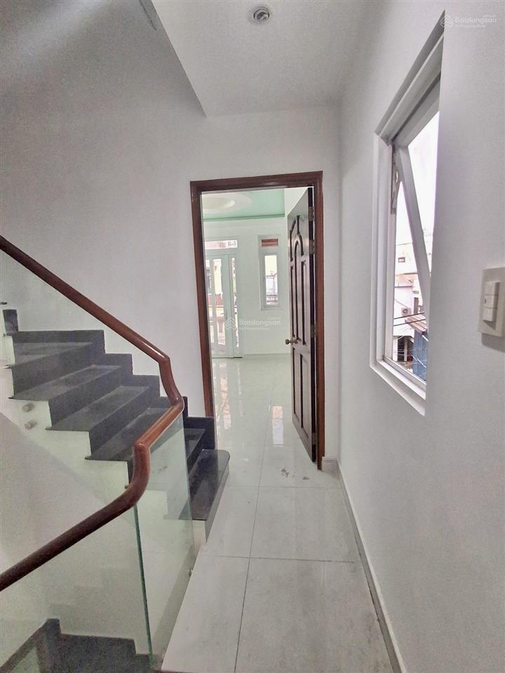 Nhà 5 tầng btct, hẻm 5m thẳng  7pn gần chợ hòa hưng giá chỉ 7.8 tỷ còn tl!