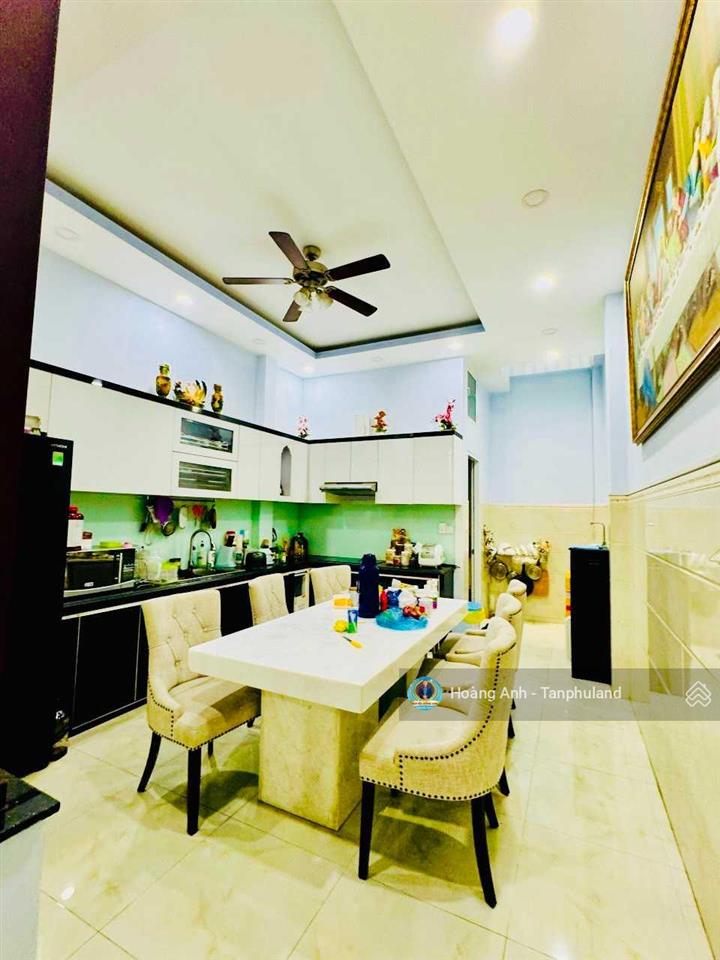 Giá tốt khu chợ tân hương 4m x 18.5m đúc 4 tấm chỉ 15 tỷ,  0987 788 ***  hoàng anh
