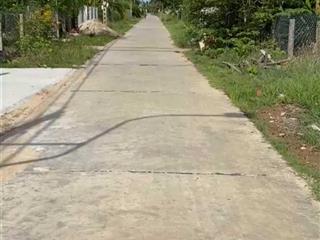 Gia đình tôi cần bán lô đất thuộc thôn lạc an, ninh thọ, ninh hoà