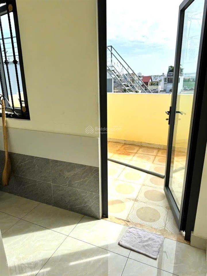 Chủ nhiệt bán giảm 400tr giá tốt nhà đẹp 5 tầng đường oto chạy 8m, tân thới nhất gần phan văn hớn