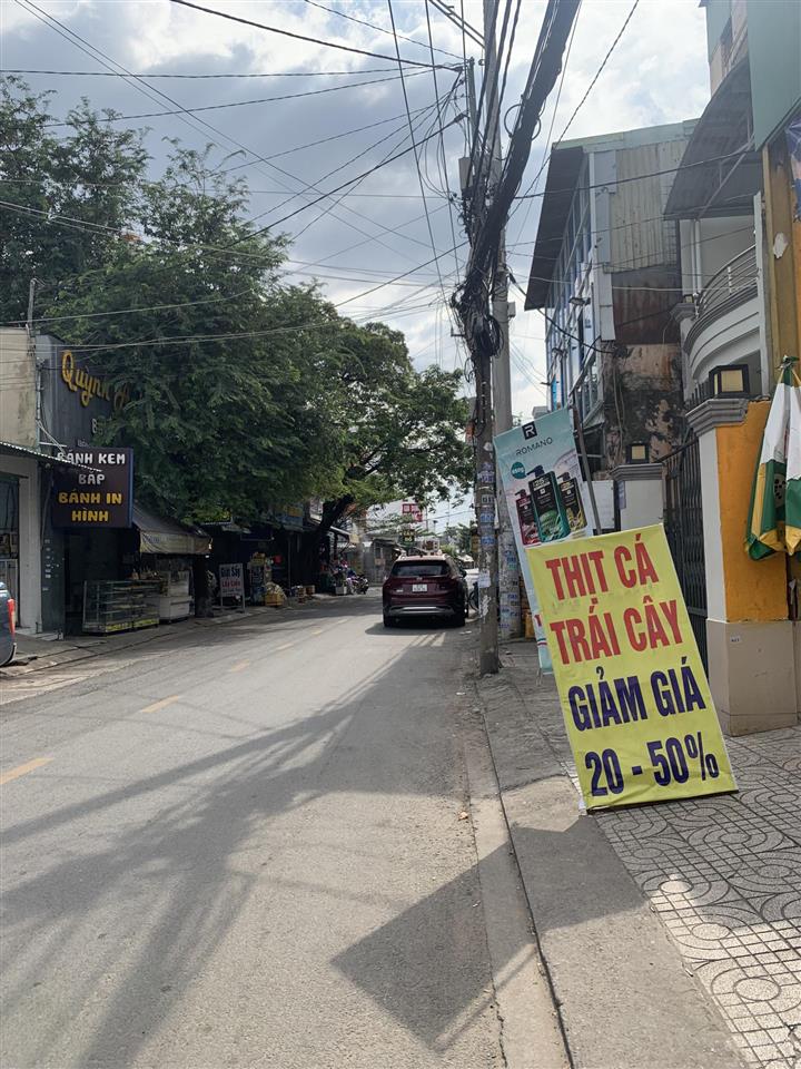 Chủ nhiệt bán giảm 400tr giá tốt chỉ nhỉnh 7 tỷ, nhà đẹp đường ôtô chạy 8m, gần phan văn hớn