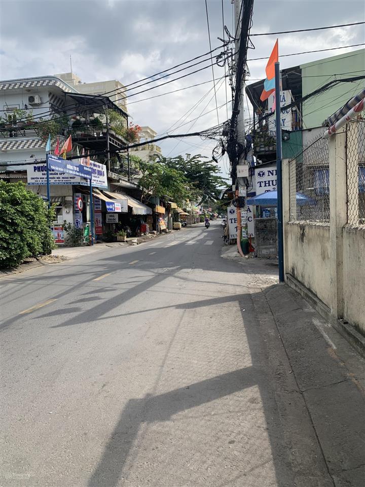 Chủ nhiệt bán giảm 400tr giá tốt chỉ nhỉnh 7 tỷ, nhà đẹp đường ôtô chạy 8m, gần phan văn hớn