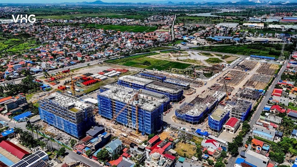 Bán nhanh căn liền kề đối diện khu tiện ích, ngay trục chính dự án him lam central park