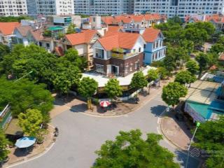 Cô chú giá sư bán rẻ nhất lô biệt thự bán đảo linh đàm, 180m2, sổ đỏ, đường kinh doanh, giá 46 tỷ