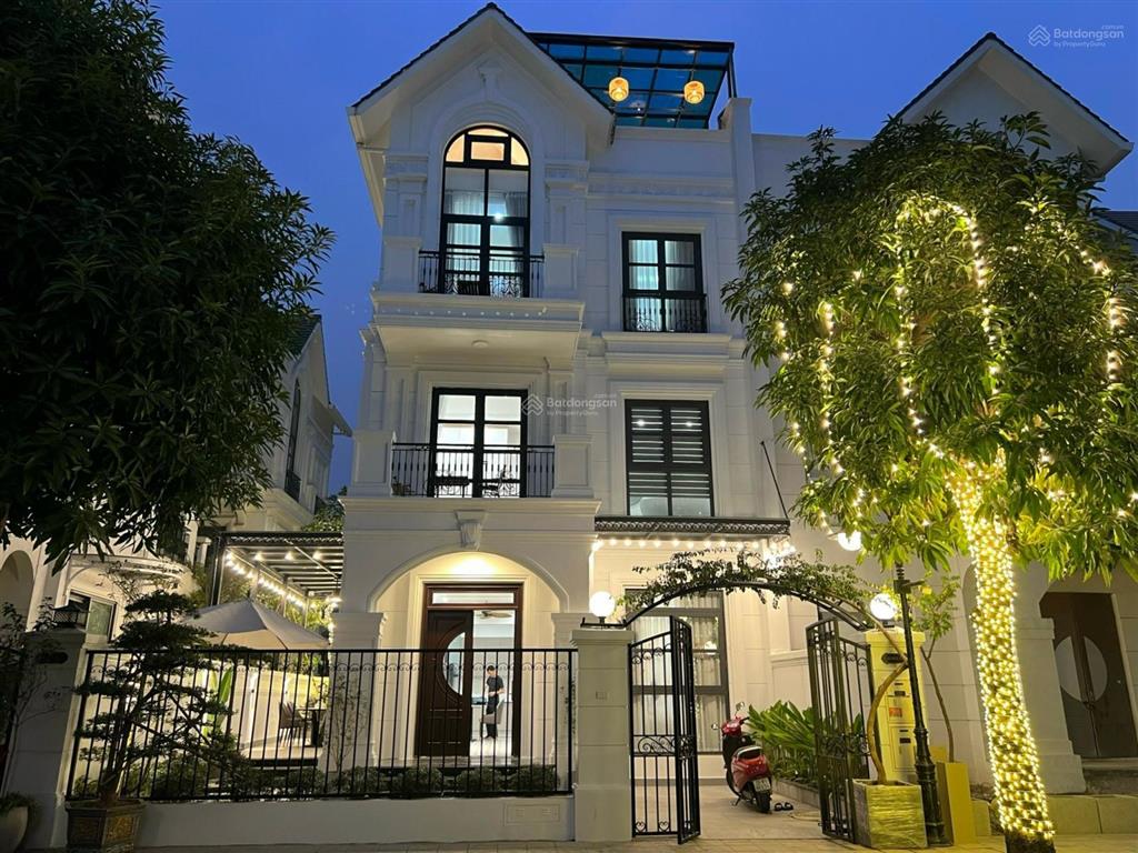 Giảm giá cắt lỗ  quỹ căn song lập 150m2  view hồ 24,5ha, gần tttm vincom giá 24tỷ (sẵn sổ đỏ)