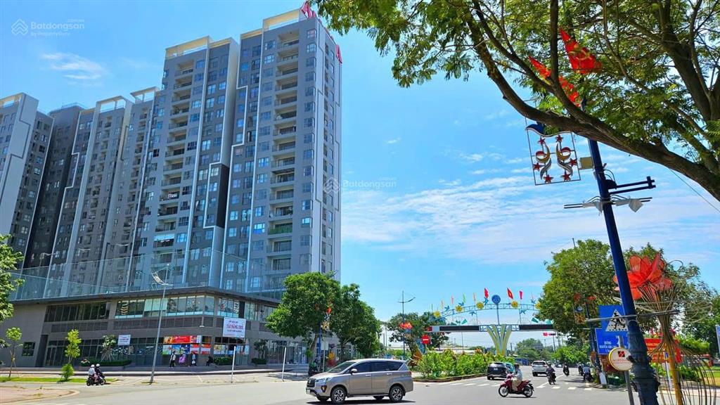 Bán căn shophouse đang cho thuê 7x triệu/tháng. mặt tiền đường tân túc