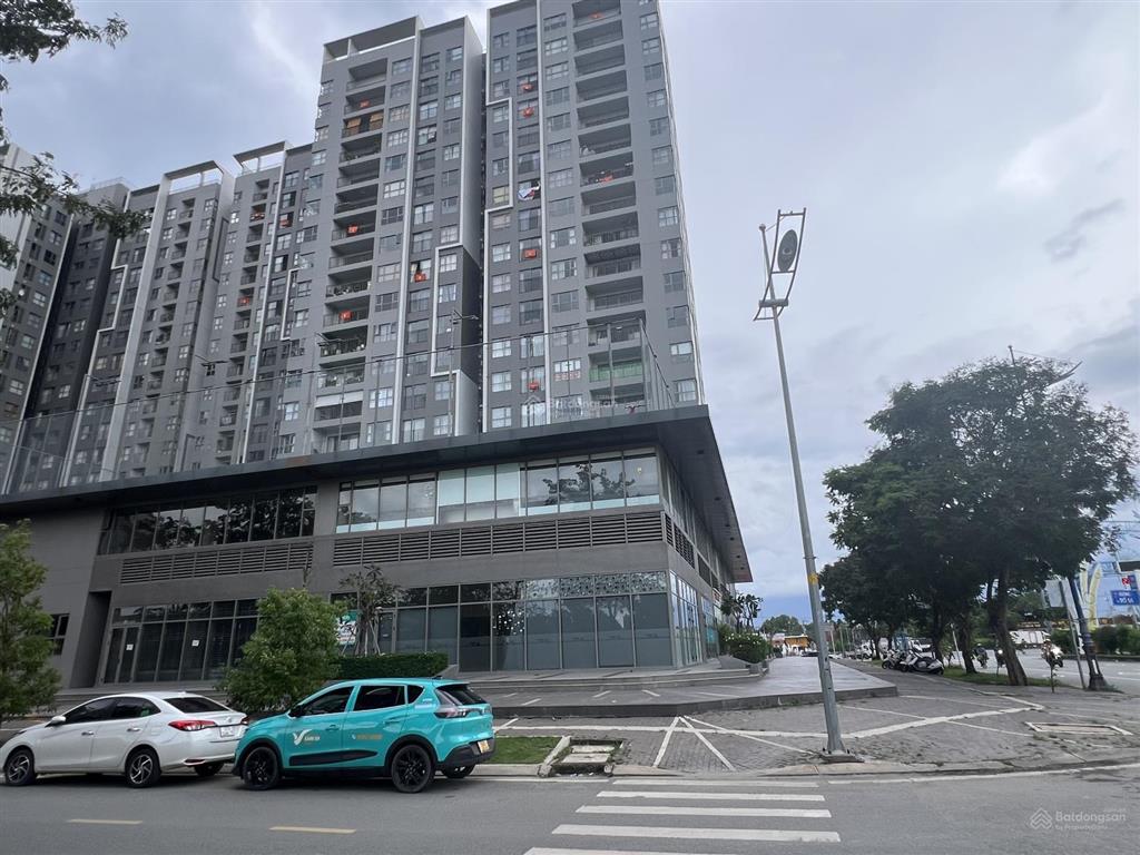 Bán căn shophouse đang cho thuê 7x triệu/tháng. mặt tiền đường tân túc