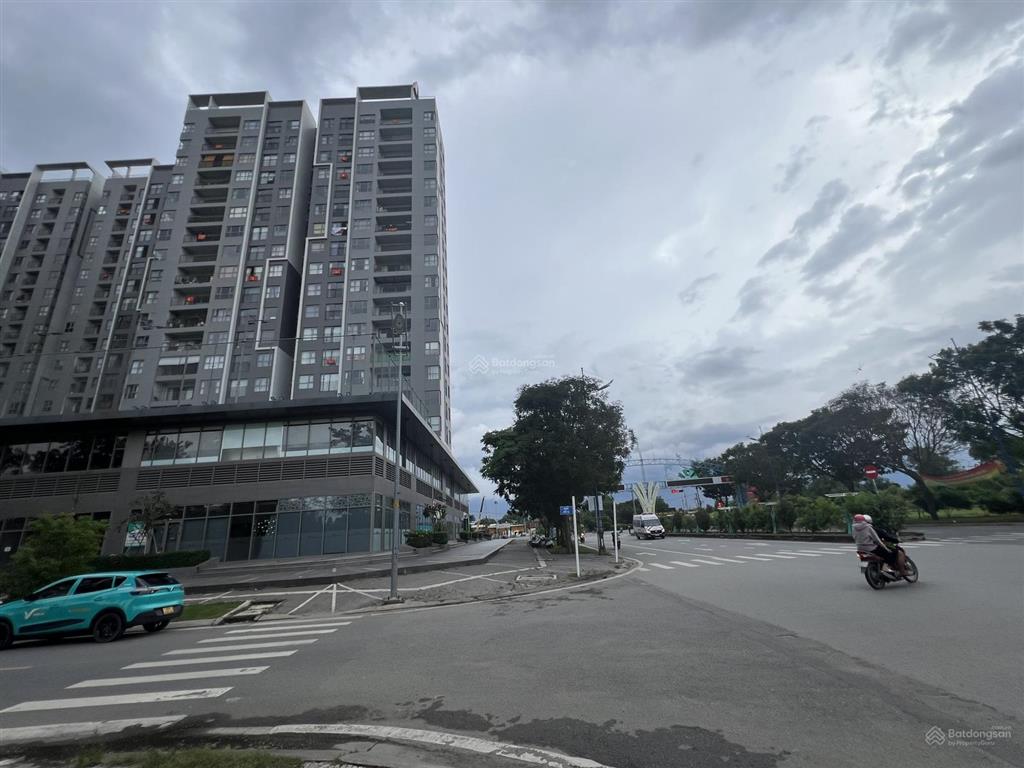 Bán căn shophouse đang cho thuê 7x triệu/tháng. mặt tiền đường tân túc