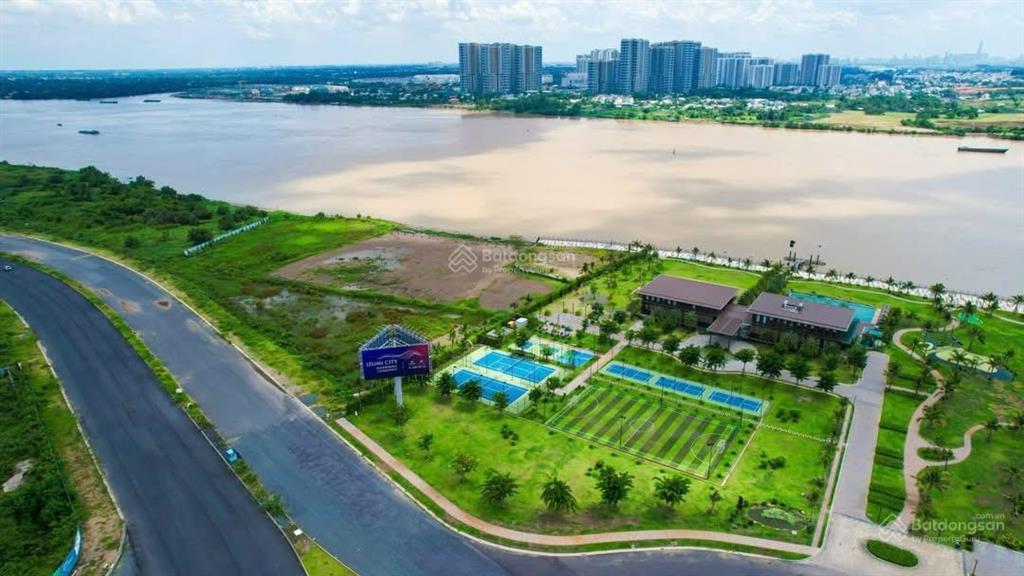 Căn nhà phố thương mại la4t108 vị trí đẹp lịch thanh toán 36 tháng nhận nhà 2028 izumi canaria