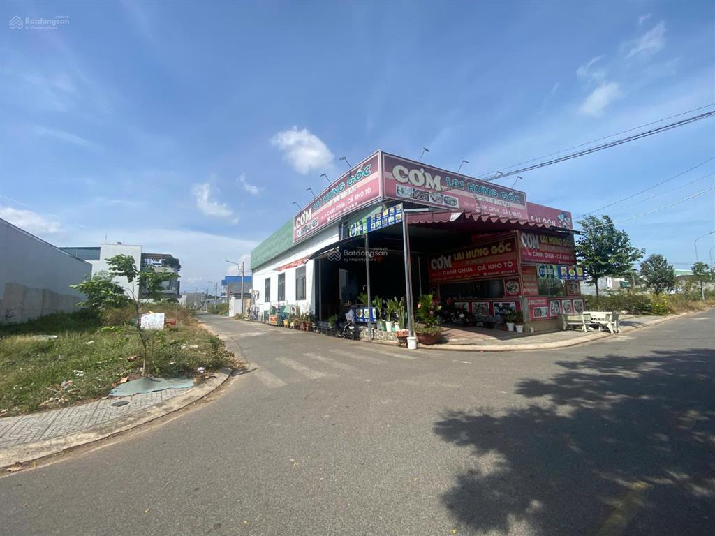 Bán 10m x 20m đất ngay vòng xoay 2 con rồng, mặt tiền ql 55, vị trí đẹp