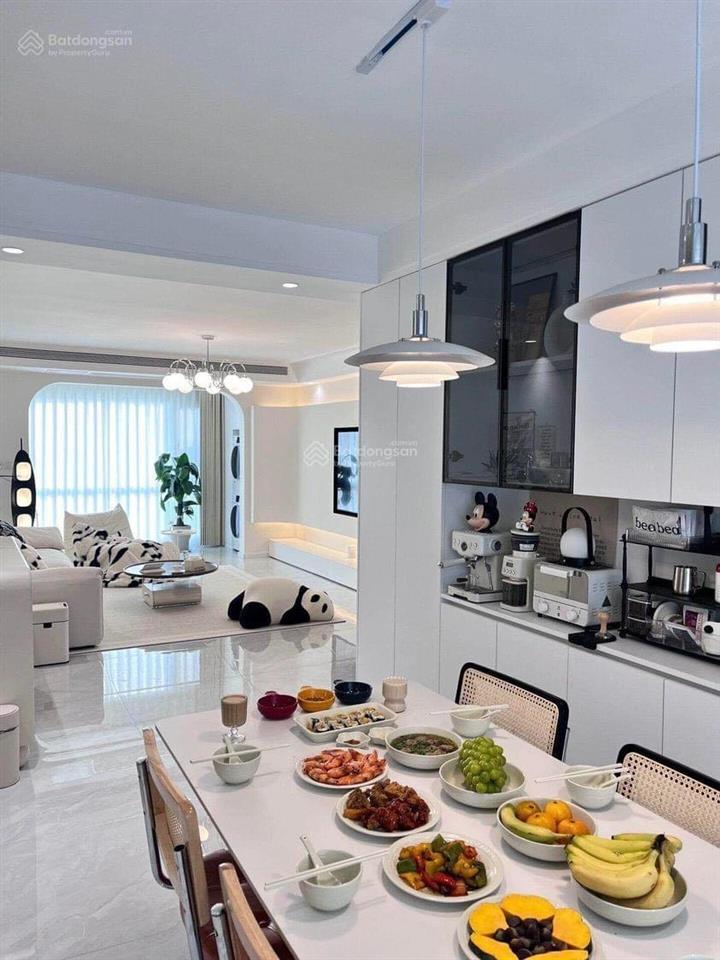 Chính chủ bán biệt thự mặt sông view trực diện sông hàn khu euro village 1 giá tốt.  0902 007 ***