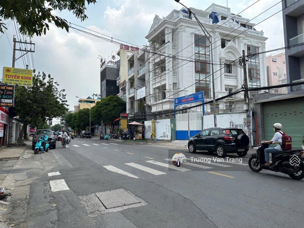 Bán nhà mtkd lê lâm 12x24 m nở hậu nhẹ(313 m3) giá chỉ 32 tỷ!