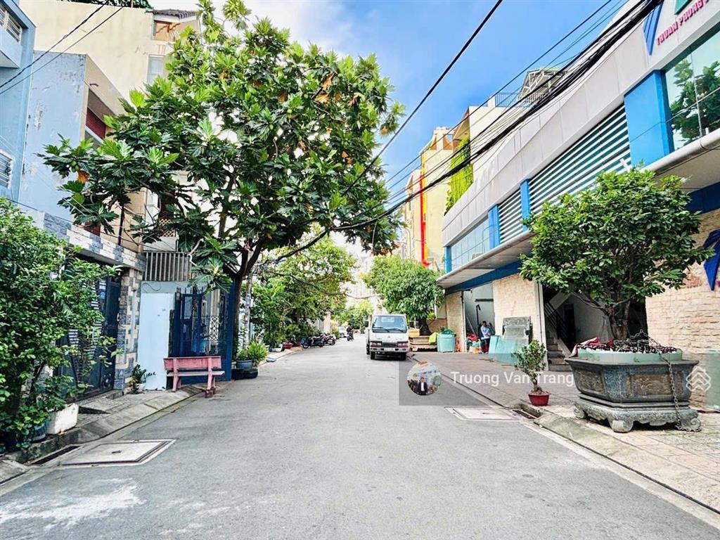 Bán nhà mtkd lê lâm 12x24 m nở hậu nhẹ(313 m3) giá chỉ 32 tỷ!