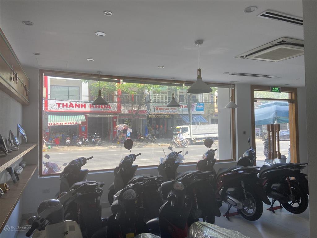 Cho thuê mặt bằng ngang 27 m x dài 31m với tổng diện tích lên hơn 837m2 sàn