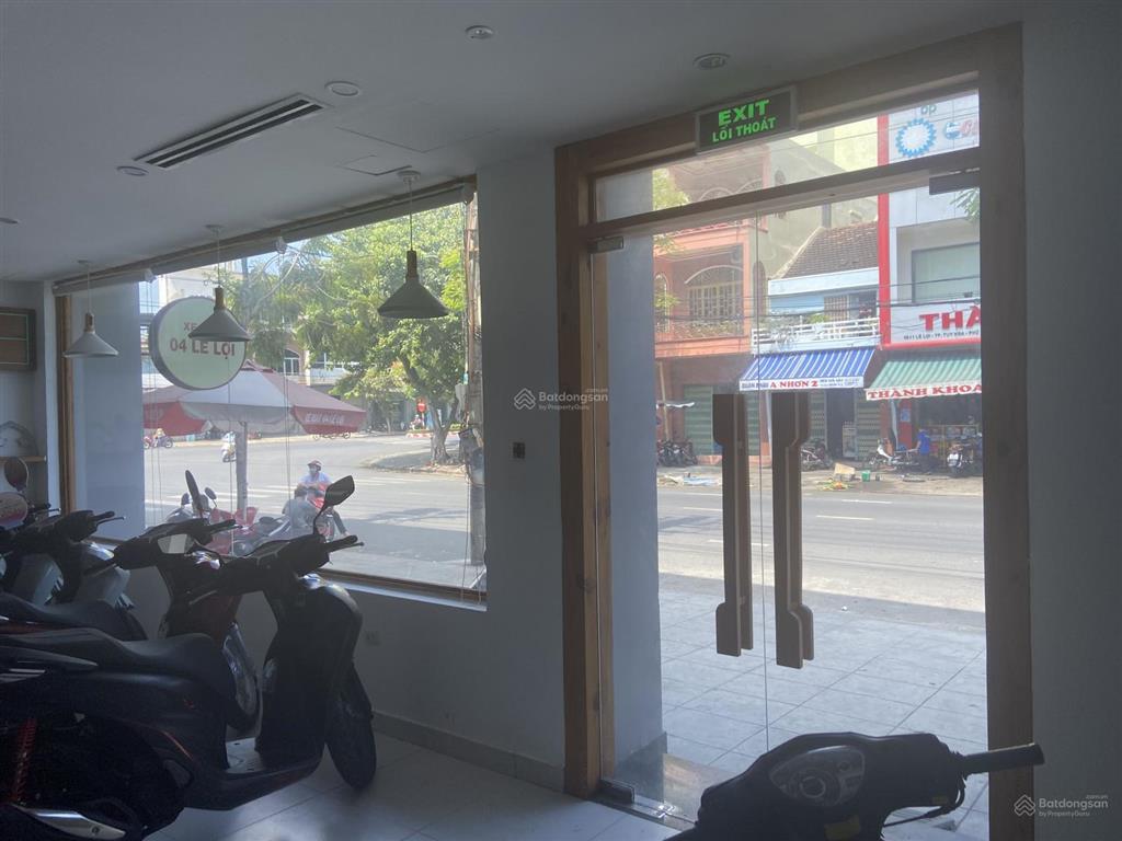 Cho thuê mặt bằng ngang 27 m x dài 31m với tổng diện tích lên hơn 837m2 sàn