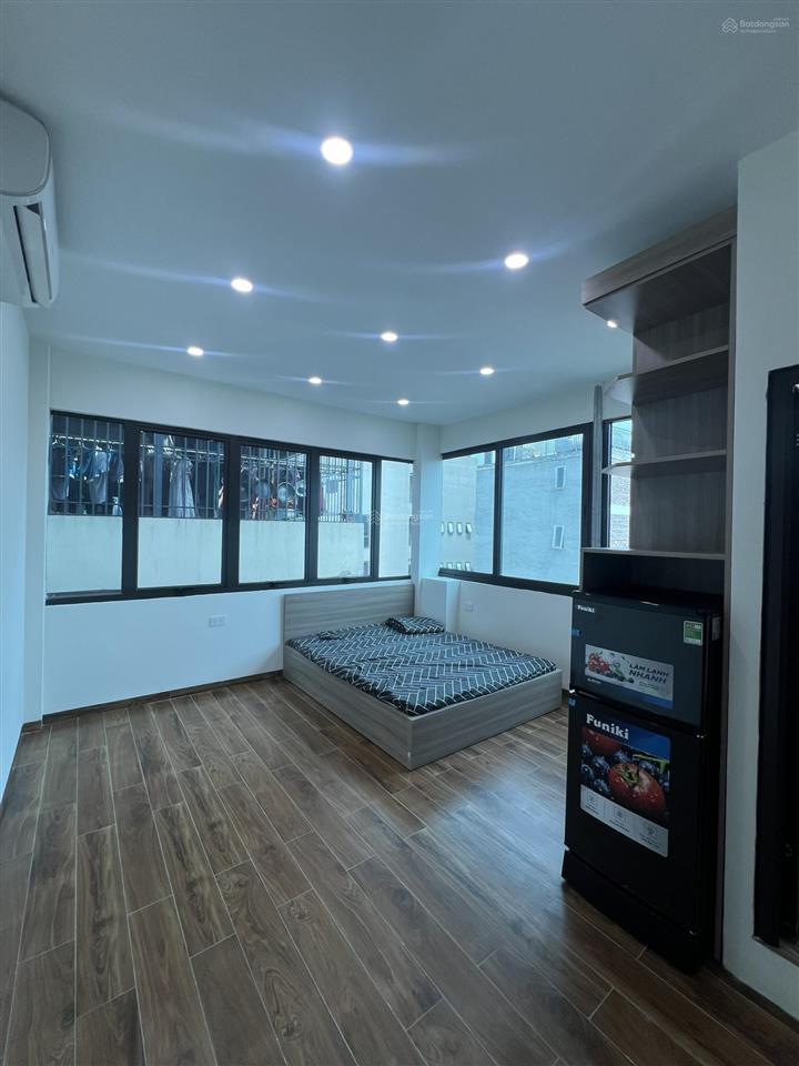 Chính chủ cho thuê ccmn hoàng quốc việt giá 4tr  30m2 full nội thất đẳng cấp châu âu