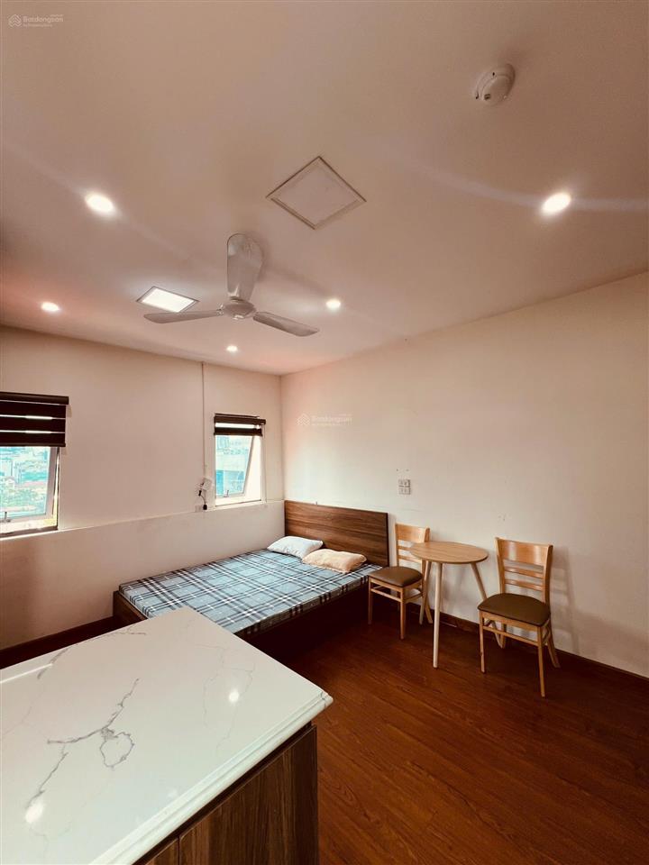 Chính chủ cho thuê ccmn hoàng quốc việt giá 4tr  30m2 full nội thất đẳng cấp châu âu